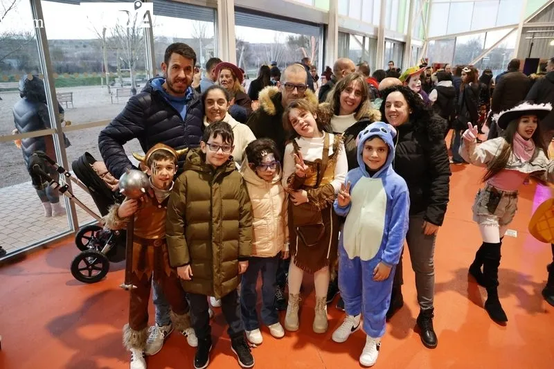 Juegos populares y fiesta de disfraces de Carnaval en la Lonja de los Huertos Urbanos. Fotos: David Sañudo