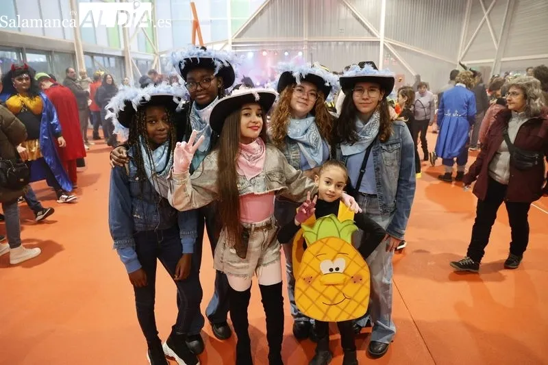 Juegos populares y fiesta de disfraces de Carnaval en la Lonja de los Huertos Urbanos. Fotos: David Sañudo