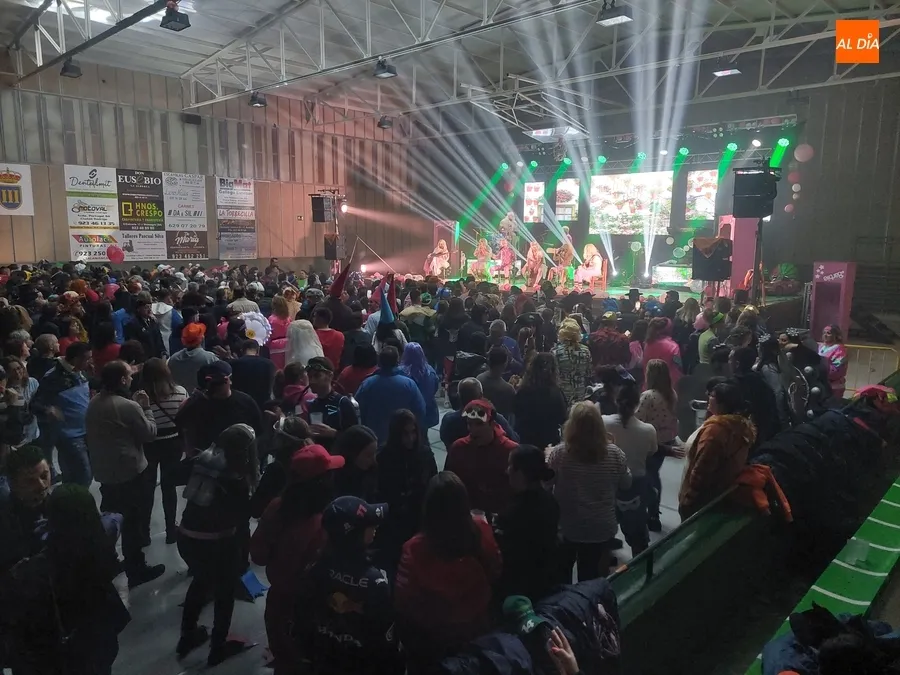Foto 9 - Los Napoleones a caballo, o el &lsquo;pack&rsquo; del &lsquo;Carnaval Universitario&rsquo;, en la &uacute;ltima galer&iacute;a del Carnaval
