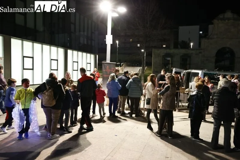 La chocolatada ha cerrado las actividades de la Asociación Corazones Guerreros por el Día Internacional de las Cardiopatías Congénitas. Fotos: David Sañudo