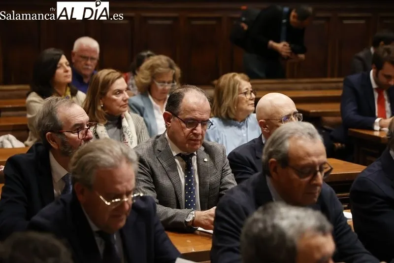 Acto de ingreso de Graciliano Estrada Trigueros, presidente del Colegio de Médicos de Segovia, en la Real Academia de Medicina de Salamanca. Fotos: David Sañudo