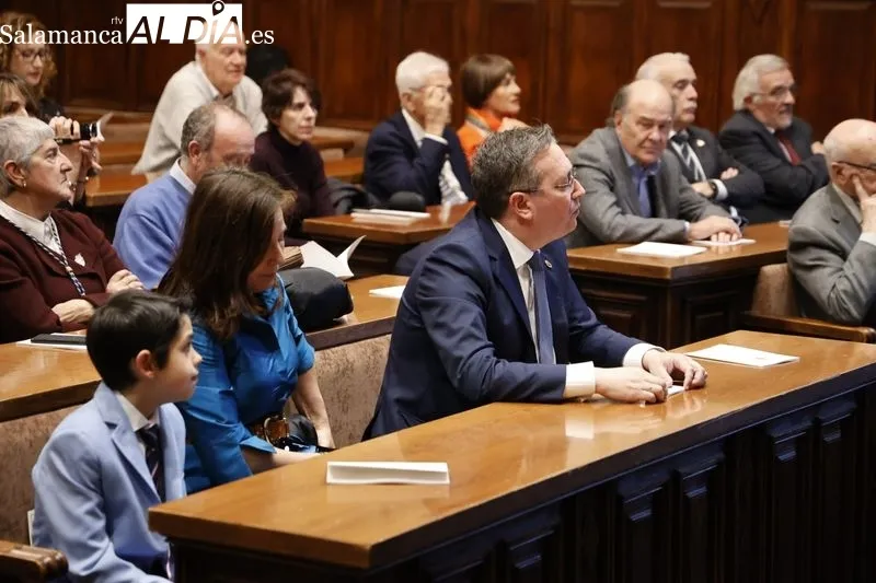 Acto de ingreso de Graciliano Estrada Trigueros, presidente del Colegio de Médicos de Segovia, en la Real Academia de Medicina de Salamanca. Fotos: David Sañudo