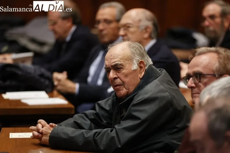 Acto de ingreso de Graciliano Estrada Trigueros, presidente del Colegio de Médicos de Segovia, en la Real Academia de Medicina de Salamanca. Fotos: David Sañudo