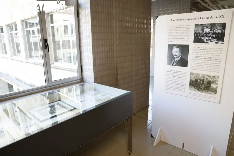 Llega a Salamanca la exposición que explica la visita de Albert Einstein a España | FOTOS: David Sañudo 