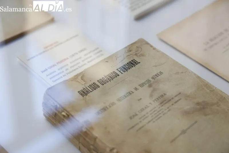Llega a Salamanca la exposición que explica la visita de Albert Einstein a España | FOTOS: David Sañudo 