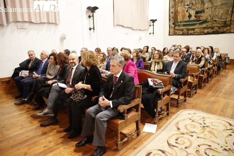 Apertura del curso académico 2024 de la Academia de Farmacia de Castilla y León en el Aula Salinas del Edificio Histórico de la Universidad de Salamanca. Fotos: David Sañudo