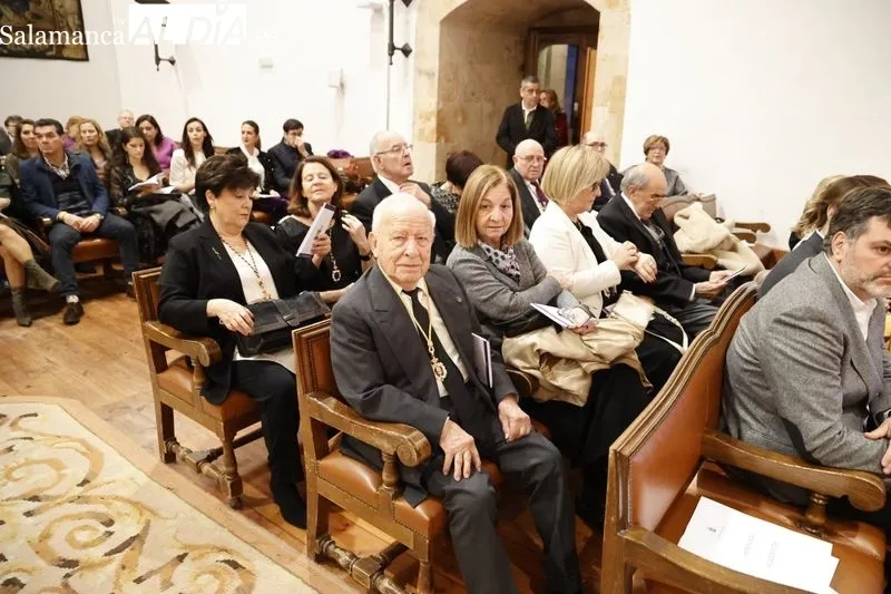 Apertura del curso académico 2024 de la Academia de Farmacia de Castilla y León en el Aula Salinas del Edificio Histórico de la Universidad de Salamanca. Fotos: David Sañudo