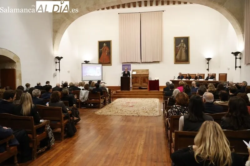 Apertura del curso académico 2024 de la Academia de Farmacia de Castilla y León en el Aula Salinas del Edificio Histórico de la Universidad de Salamanca. Fotos: David Sañudo