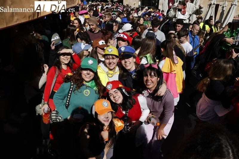 Estudiantes de Psicología de la USAL celebran sus fiestas. Fotos: David Sañudo