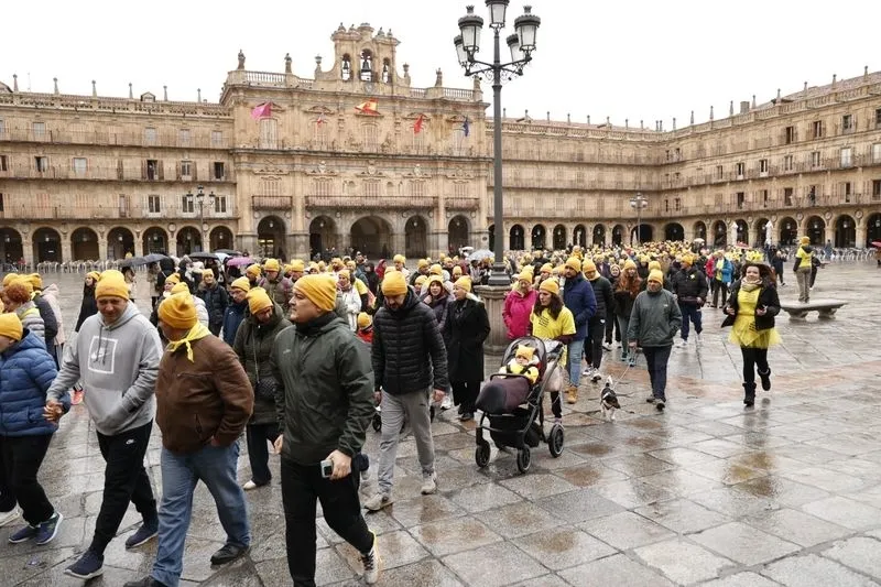 Marcha de Aerscyl en Salamanca para visillizar las enfermedades raras. Fotos: David Sañudo