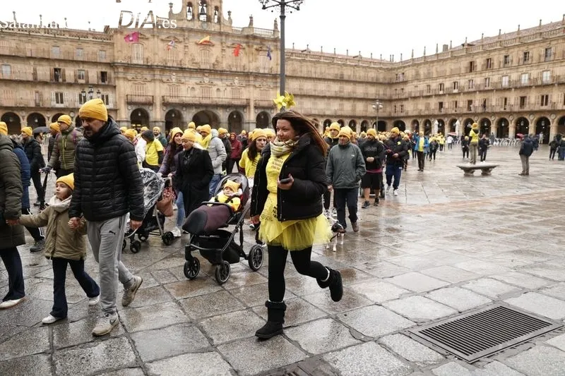 Marcha de Aerscyl en Salamanca para visillizar las enfermedades raras. Fotos: David Sañudo