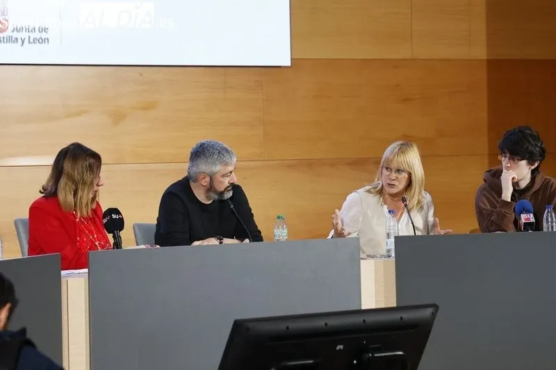 La USAL celebra los 100 años de la radio en Salamanca | FOTOS: David Sañudo 