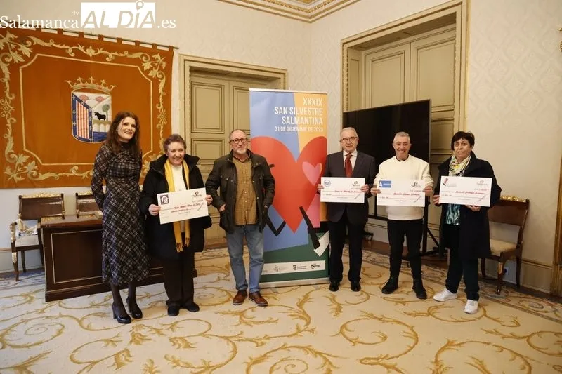 Entregado el  'Chip Solidario de la San Silvestre’ | FOTOS: David Sañudo 