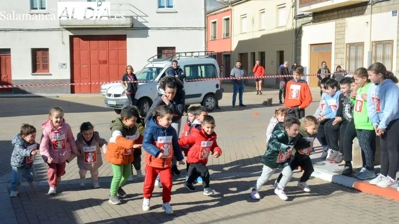 Foto 3 - El colegio Liminares celebra el D&iacute;a Escolar de La Paz con una carrera solidaria