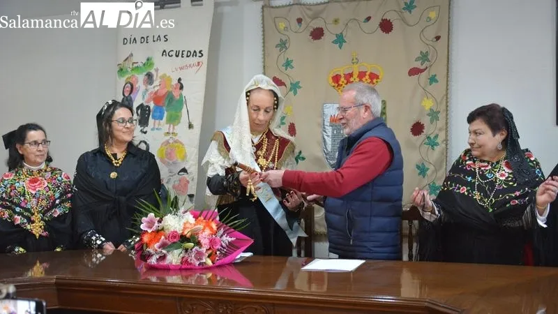 Foto 2 - Un centenar de mujeres celebran Las &Aacute;guedas en Lumbrales convocadas por la Comisi&oacute;n del 2024