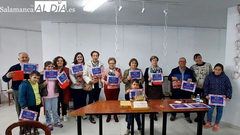 Foto 5 - Animada tarde de convivencia con el 'bingo por el amor y la amistad' celebrado en Lumbrales
