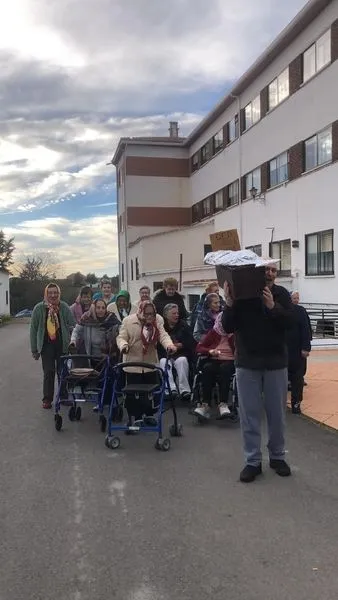Los mayores de la Residencia Arapiles disfrutan del Carnaval 