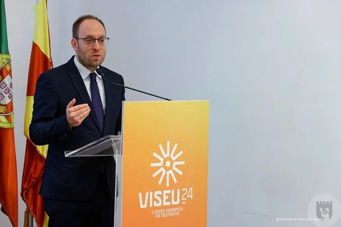 Foto 3 - Carbayo vuelve a reclamar el Corredor Atl&aacute;ntico en Viseu en un encuentro con instituciones portuguesas