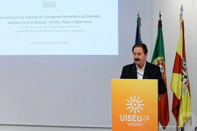 Foto 5 - Carbayo vuelve a reclamar el Corredor Atl&aacute;ntico en Viseu en un encuentro con instituciones portuguesas