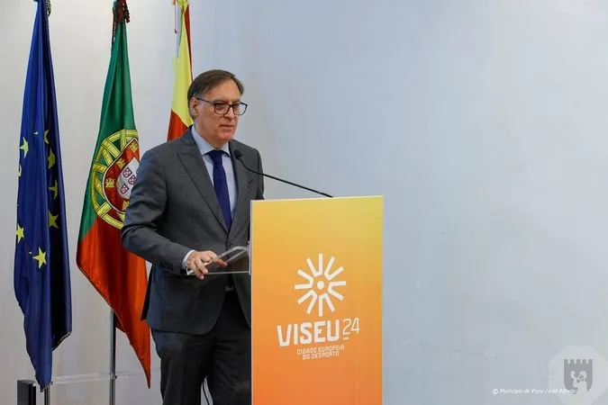 Foto 2 - Carbayo vuelve a reclamar el Corredor Atl&aacute;ntico en Viseu en un encuentro con instituciones portuguesas