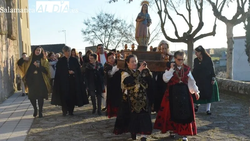Foto 6 - Un centenar de mujeres celebran Las &Aacute;guedas en Lumbrales convocadas por la Comisi&oacute;n del 2024