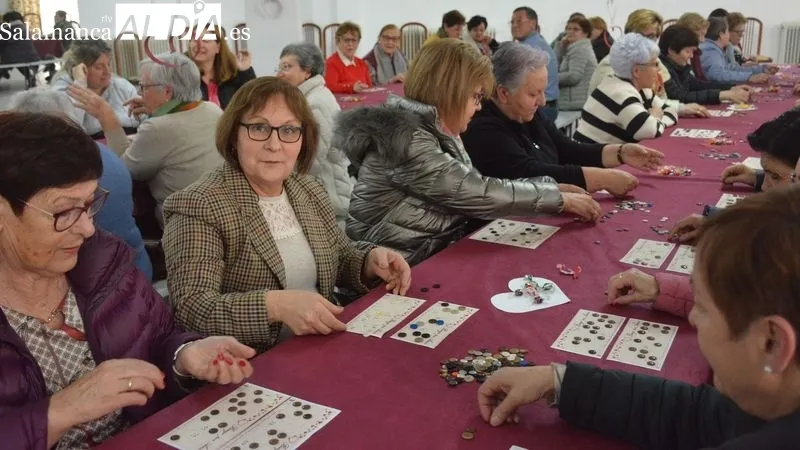 Foto 2 - Animada tarde de convivencia con el 'bingo por el amor y la amistad' celebrado en Lumbrales