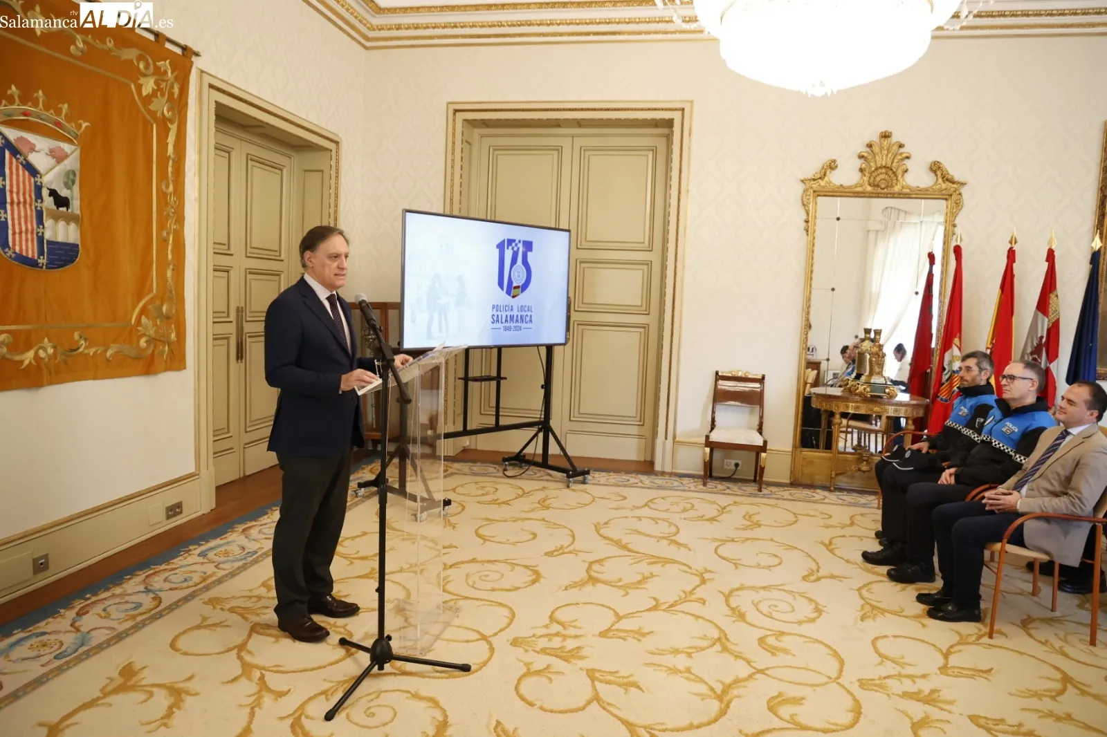 Presentación en el Ayuntamiento del homenaje a la Policía Local. Fotos: David Sañudo.