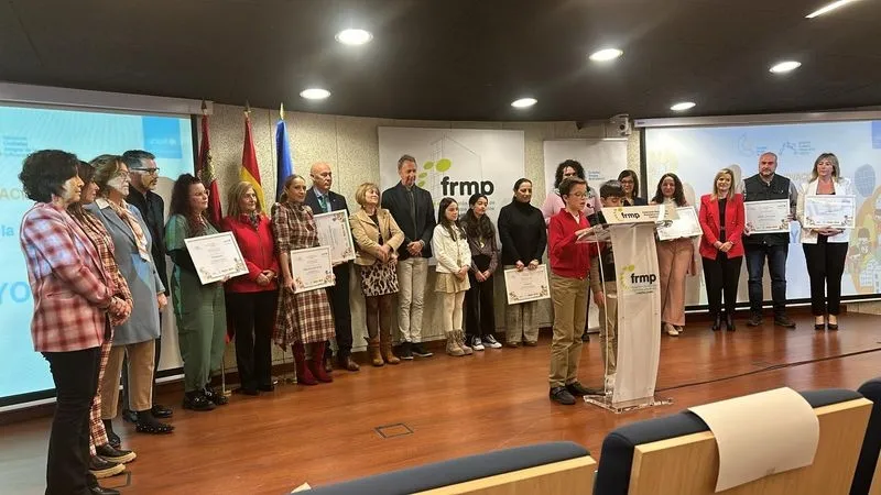 Acto de entrega del diploma que acredita la renovación del sello Ciudad Amiga de la Infancia.
