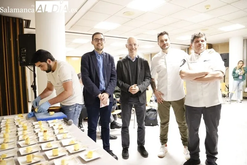 Inauguración del taller ‘Show cooking / masterclass sobre cómo emprender en el mundo gastronómico’ en la Cámara de Comercio. Fotos: David Sañudo. 