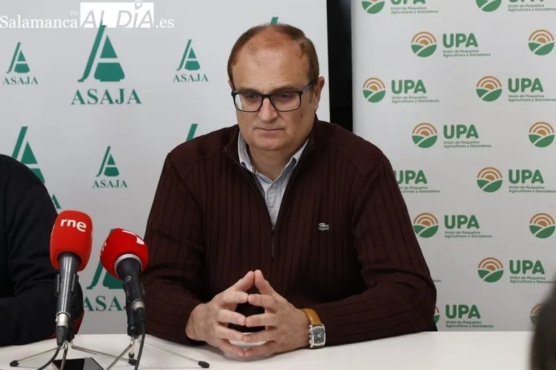 Rueda de prensa de Juan Luis Delgado Egido (presidente de ASAJA Salamanca, José Manuel Cortés (presidente de COAG Salamanca), y Carlos Sánchez (presidente de UPA Salamanca). Foto de David Sañudo