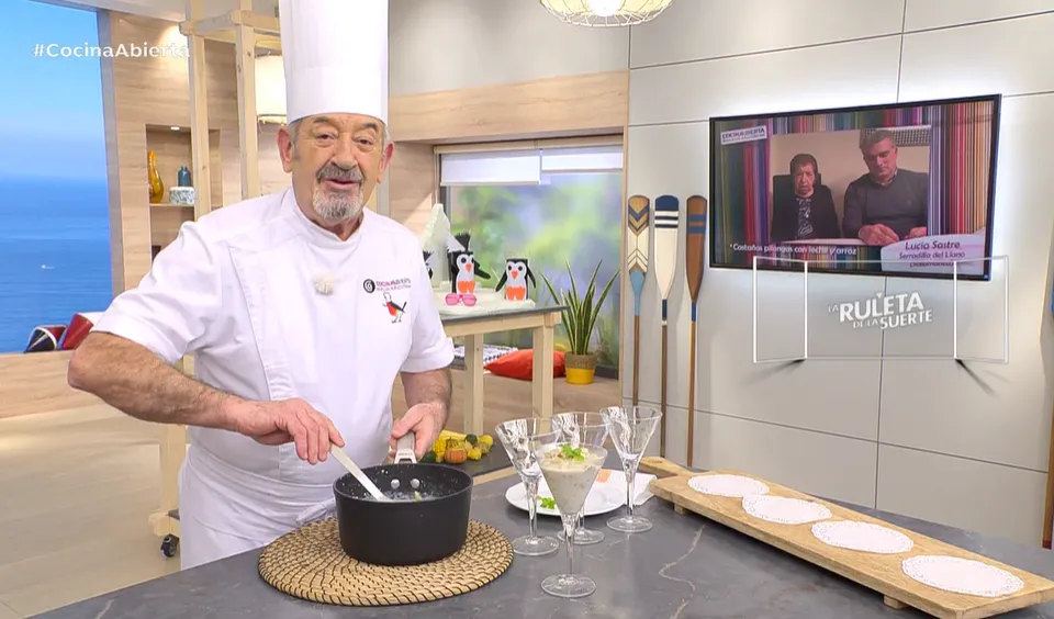 Foto 3 - Karlos Argui&ntilde;ano cocina en Antena 3 una receta enviada desde Serradilla del Llano