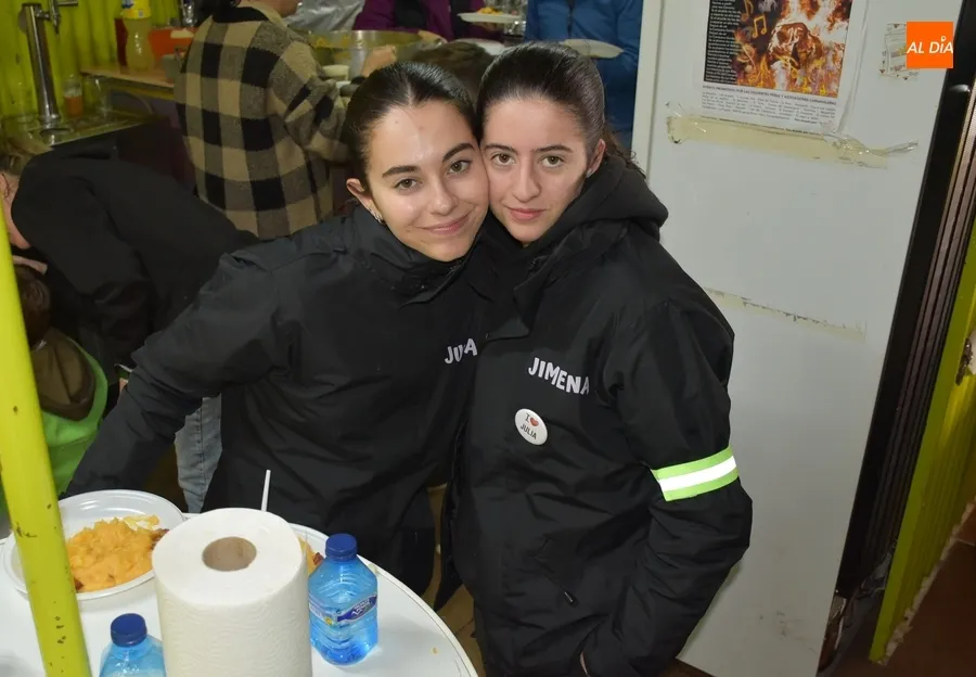Foto 6 - Ni No&eacute; y los animales de su arca se pierden las cl&aacute;sicas patatas mene&aacute;s de las pe&ntilde;as de la Plazuela