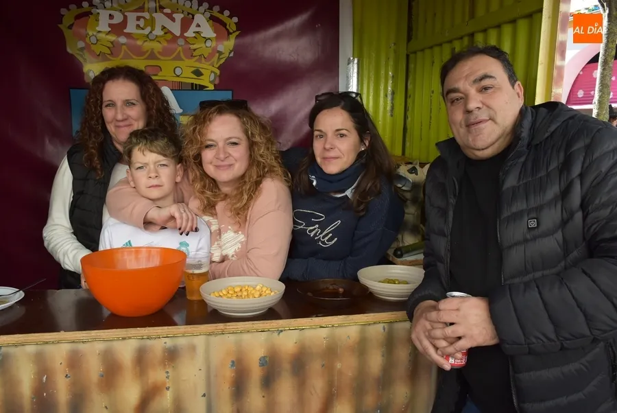 Foto 9 - Ni No&eacute; y los animales de su arca se pierden las cl&aacute;sicas patatas mene&aacute;s de las pe&ntilde;as de la Plazuela