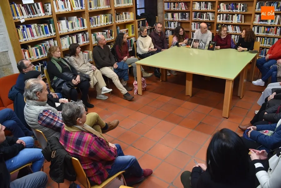 Foto 2 - Mirolibro recibe a los escritores Benito Gonz&aacute;lez y Concepci&oacute;n Guinaldo