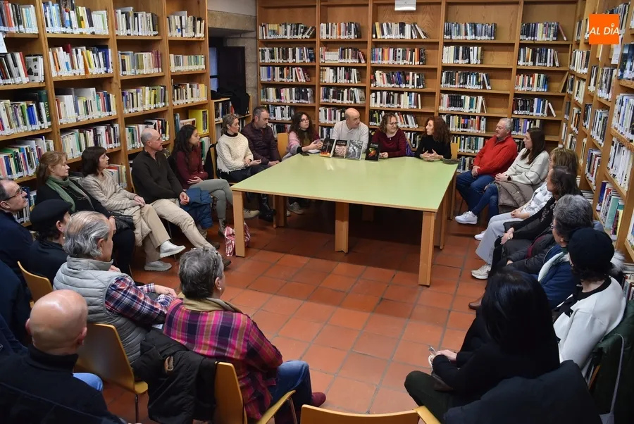 Foto 3 - Mirolibro recibe a los escritores Benito Gonz&aacute;lez y Concepci&oacute;n Guinaldo