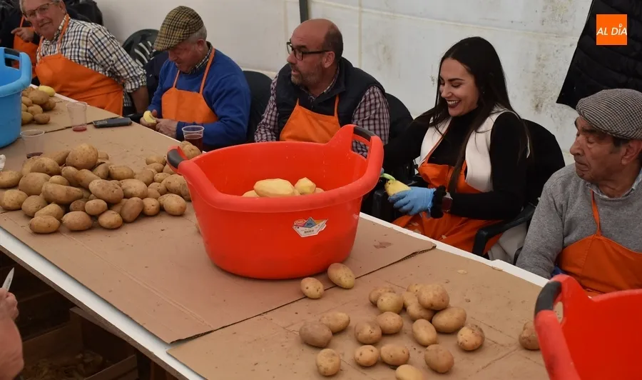 Foto 4 - Preparadas la carne y las patatas que se degustar&aacute;n este domingo en Pi&ntilde;ata