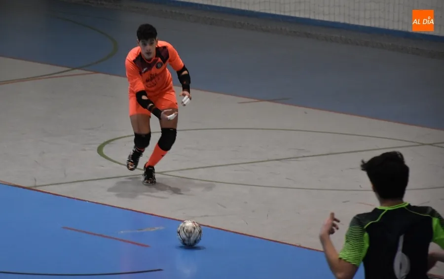 Foto 3 - El III de Futormes cae en un partido de bochornoso final visitante