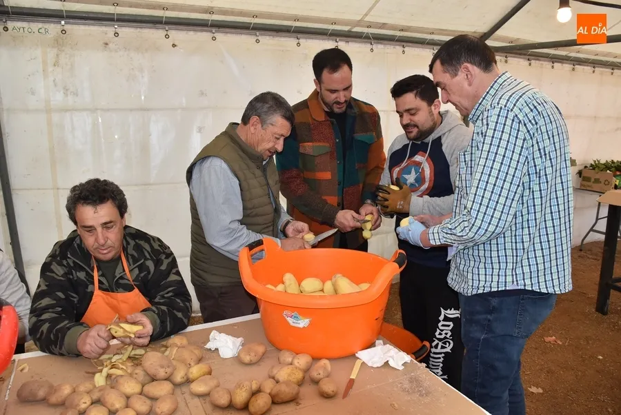 Foto 6 - Preparadas la carne y las patatas que se degustar&aacute;n este domingo en Pi&ntilde;ata