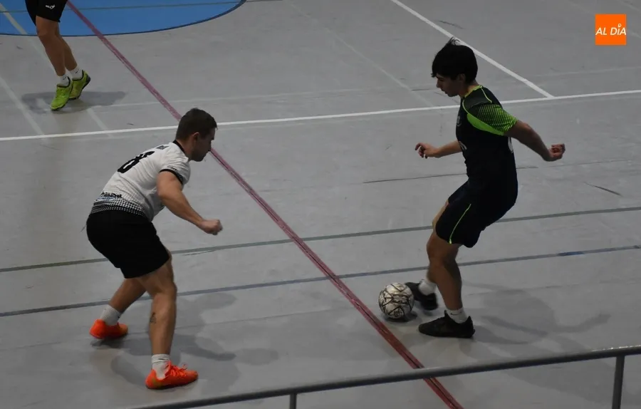 Foto 4 - El III de Futormes cae en un partido de bochornoso final visitante