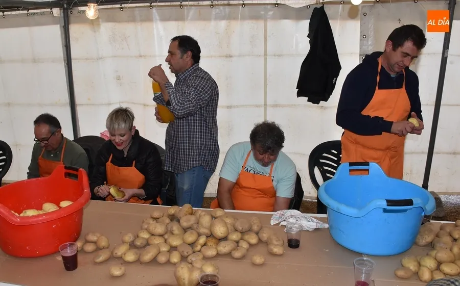 Foto 7 - Preparadas la carne y las patatas que se degustar&aacute;n este domingo en Pi&ntilde;ata