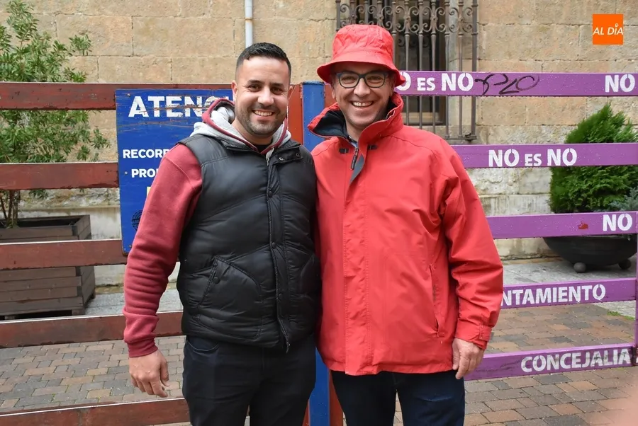 Foto 2 - La fiesta se extiende por toda la ciudad dejando ver los primeros disfraces
