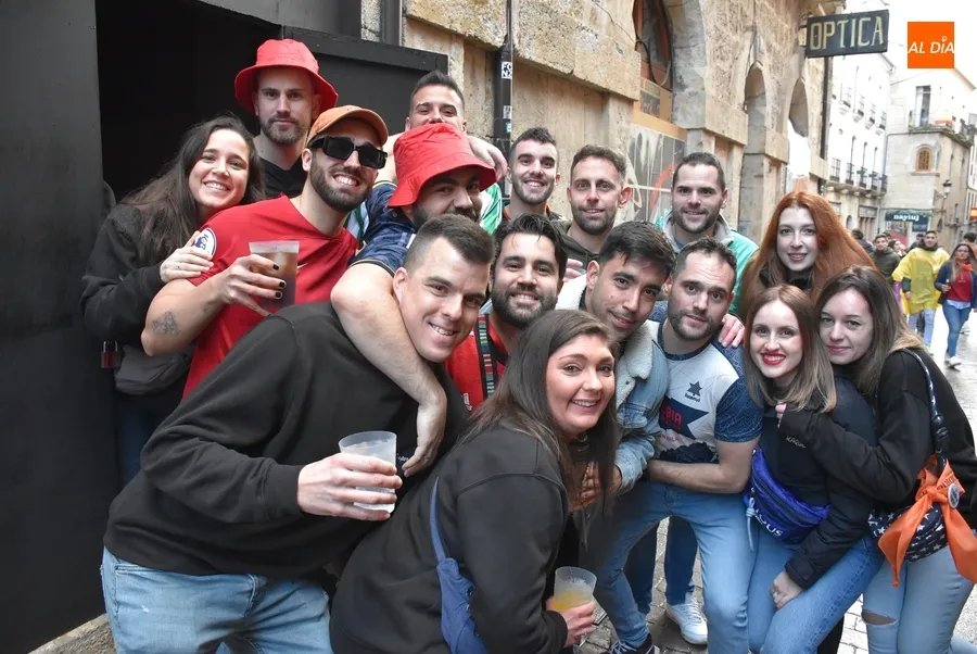 Foto 7 - La fiesta se extiende por toda la ciudad dejando ver los primeros disfraces