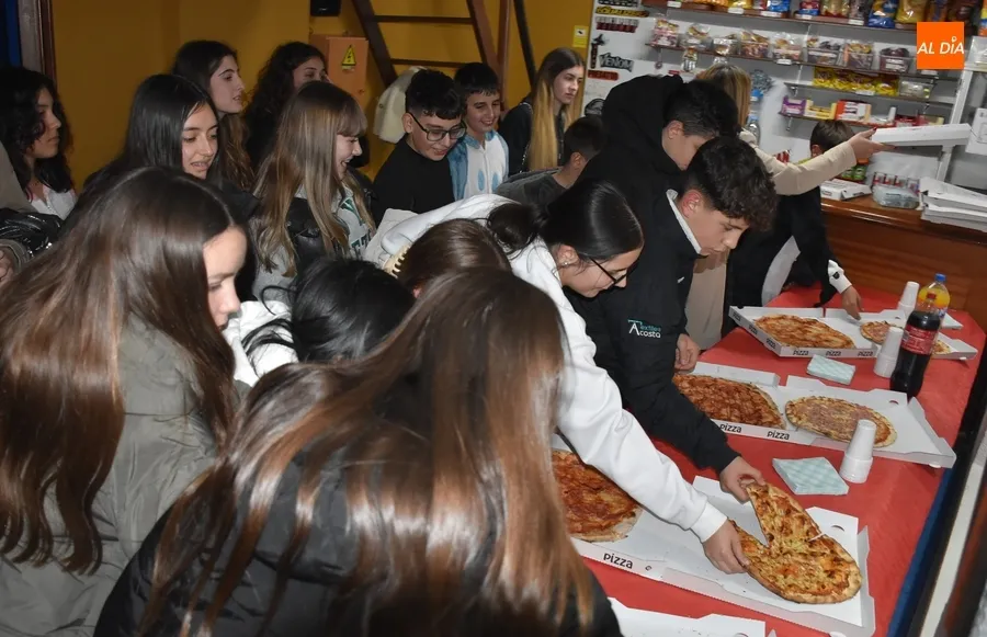 Foto 11 - Un centenar de j&oacute;venes disfruta en el Cine Juventud de la &lsquo;Noche de Pijamas&rsquo;