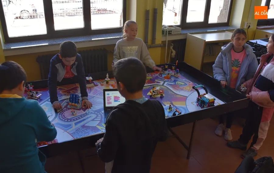 Foto 4 - El Colegio San Francisco y el IES Tierra participar&aacute;n el s&aacute;bado en la First Lego League
