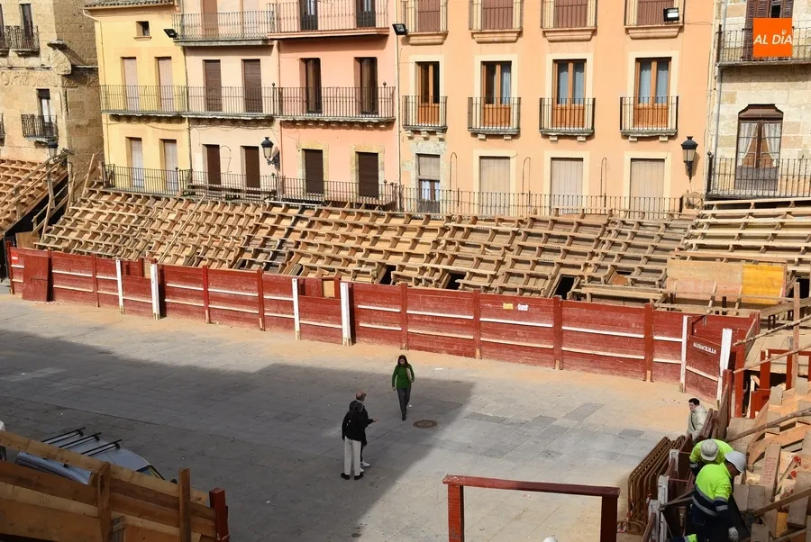 Foto 10 - Completada la construcci&oacute;n de los 47 tablaos del &aacute;gora mirobrigense