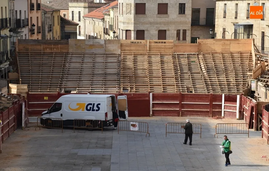 Foto 8 - Completada la construcci&oacute;n de los 47 tablaos del &aacute;gora mirobrigense