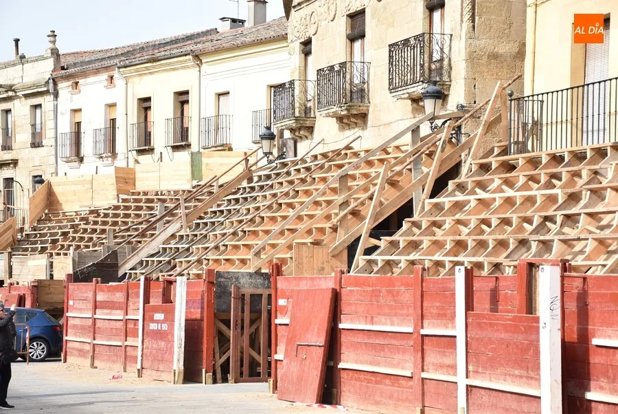 Foto 5 - Completada la construcci&oacute;n de los 47 tablaos del &aacute;gora mirobrigense