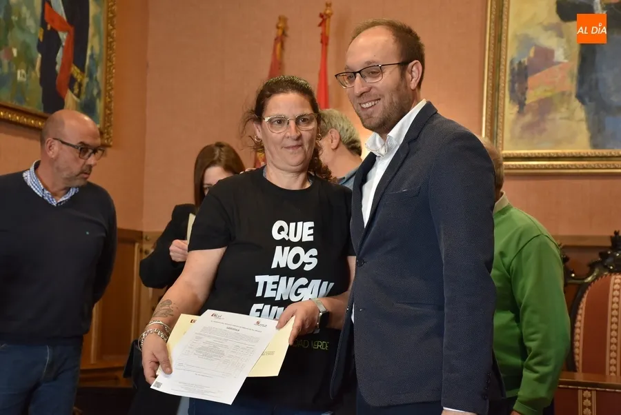 Foto 9 - Los alumnos de las AFEs reciben sus diplomas tras dejar Ciudad Rodrigo &ldquo;como un pincel&rdquo;