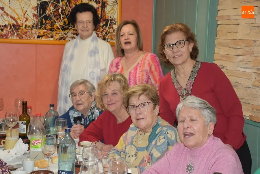 Foto 5 - Varios grupos de mujeres se van de comida en Ciudad Rodrigo con motivo de las &Aacute;guedas