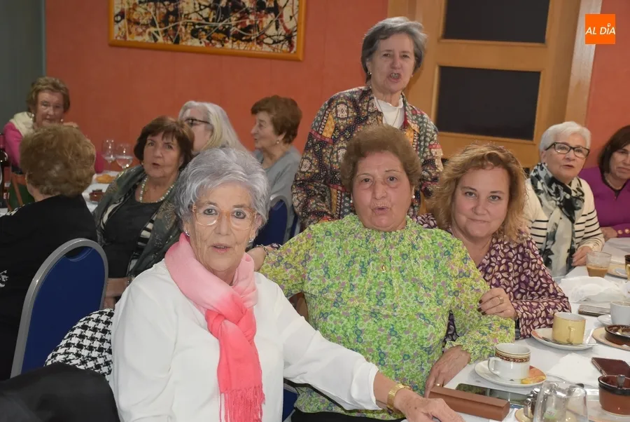 Foto 6 - Varios grupos de mujeres se van de comida en Ciudad Rodrigo con motivo de las &Aacute;guedas